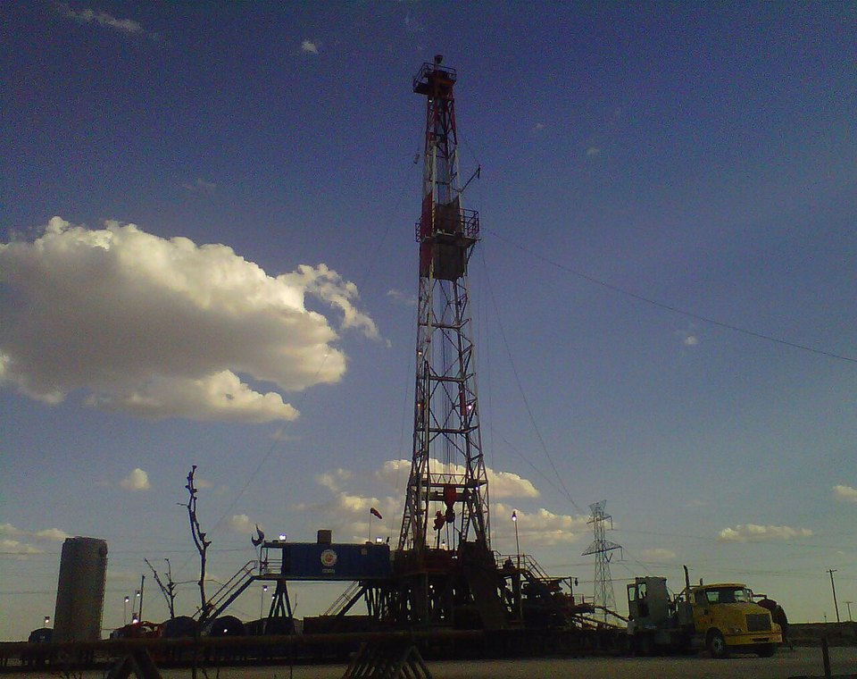 Illustrative file photo — Paterson Rig Number 623 in the Permian Basin. Original photo date: 2011-08-04 20:09:07. Not a photograph of the reported event.